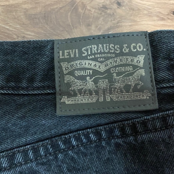 Levi Jean Shorts - Picture 3 of 3